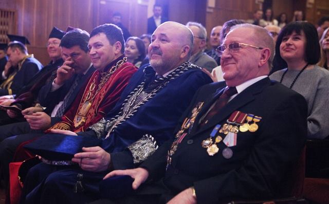 Лунають вітальні слова